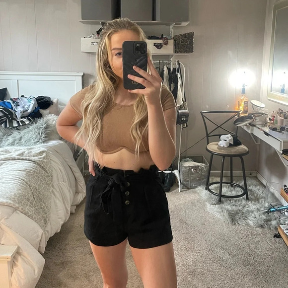 FOREVER 21 button up shorts S - Picture 3 of 15